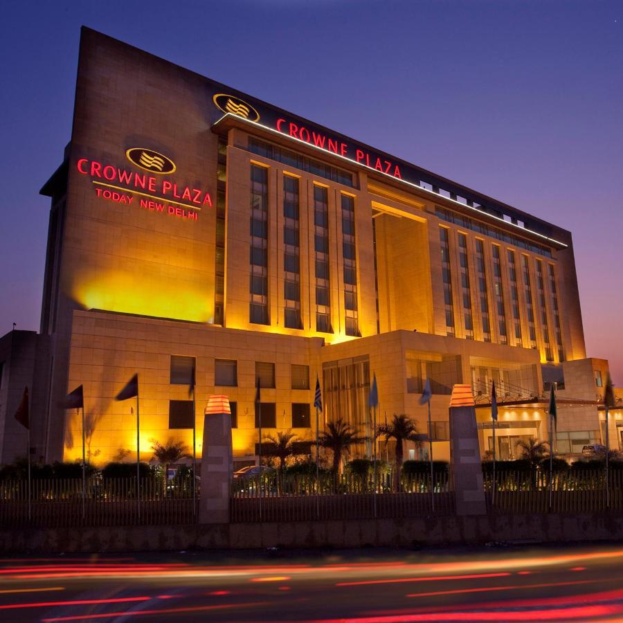 Crowne Plaza New Delhi Okhla By Ihg Hotel Buitenkant foto Crowne Plaza Hotel, New Delhi