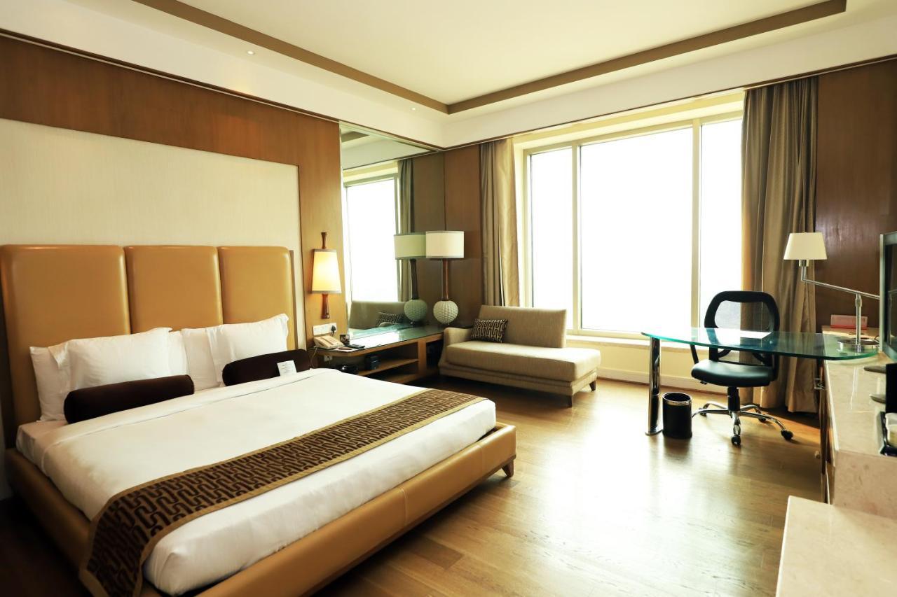Crowne Plaza New Delhi Okhla By Ihg Hotel Buitenkant foto
