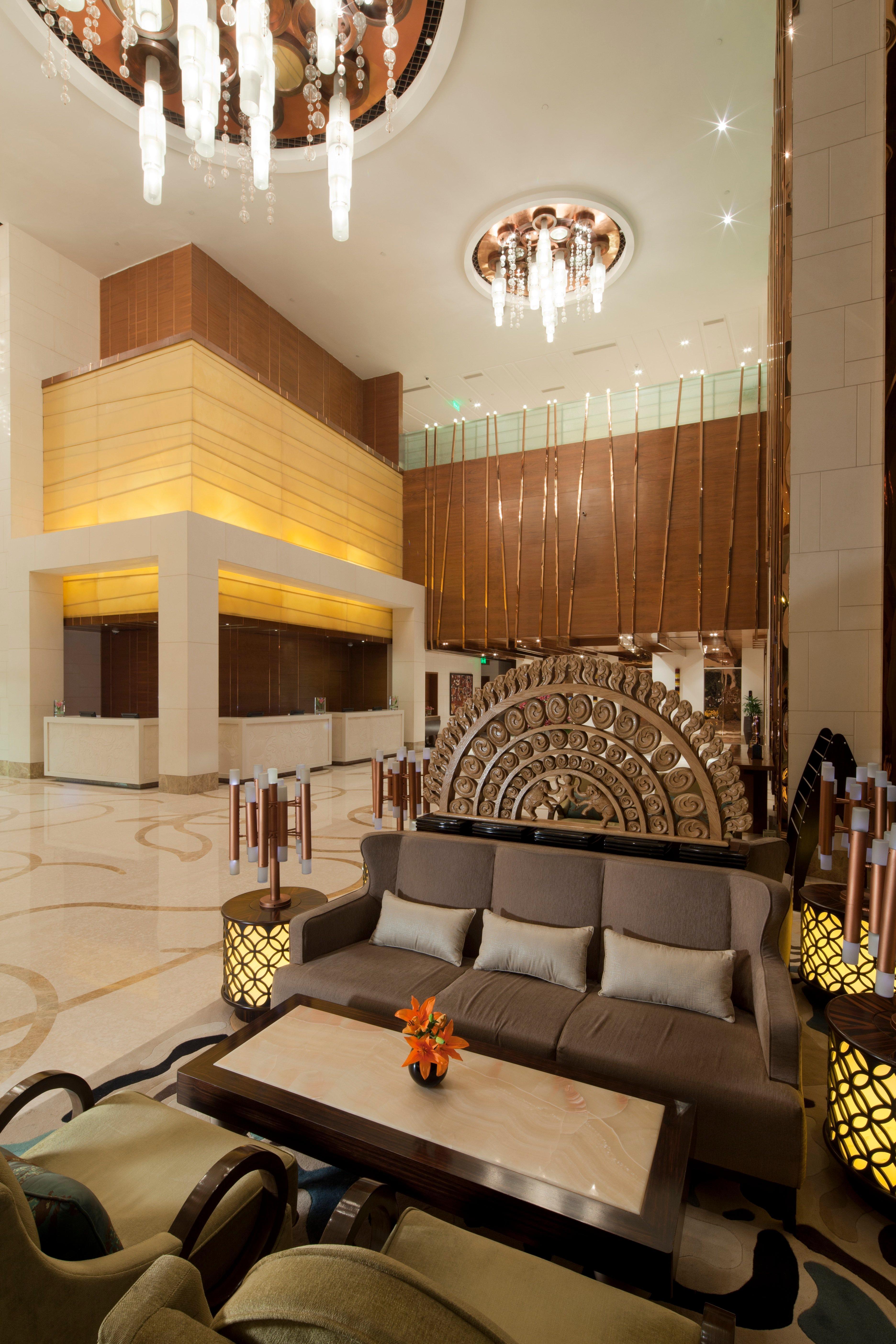 Crowne Plaza New Delhi Okhla By Ihg Hotel Buitenkant foto The lobby of the hotel