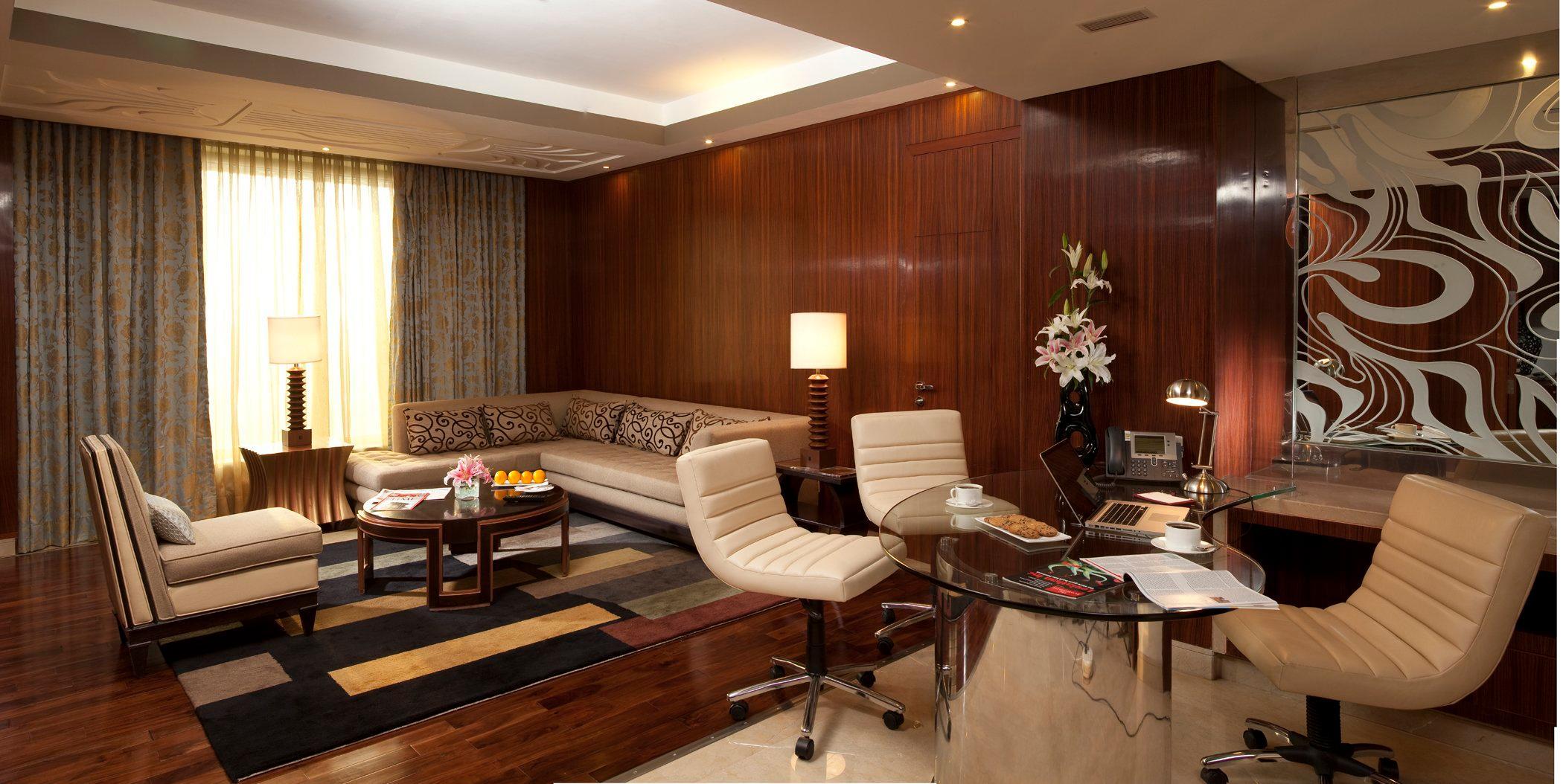 Crowne Plaza New Delhi Okhla By Ihg Hotel Buitenkant foto A suite at the Taj Mahal Palace, Mumbai