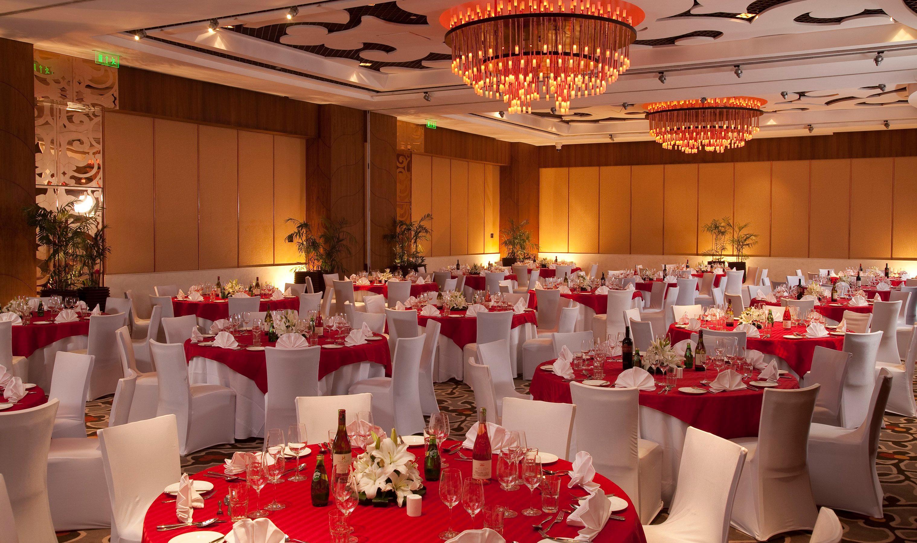 Crowne Plaza New Delhi Okhla By Ihg Hotel Buitenkant foto A banquet hall