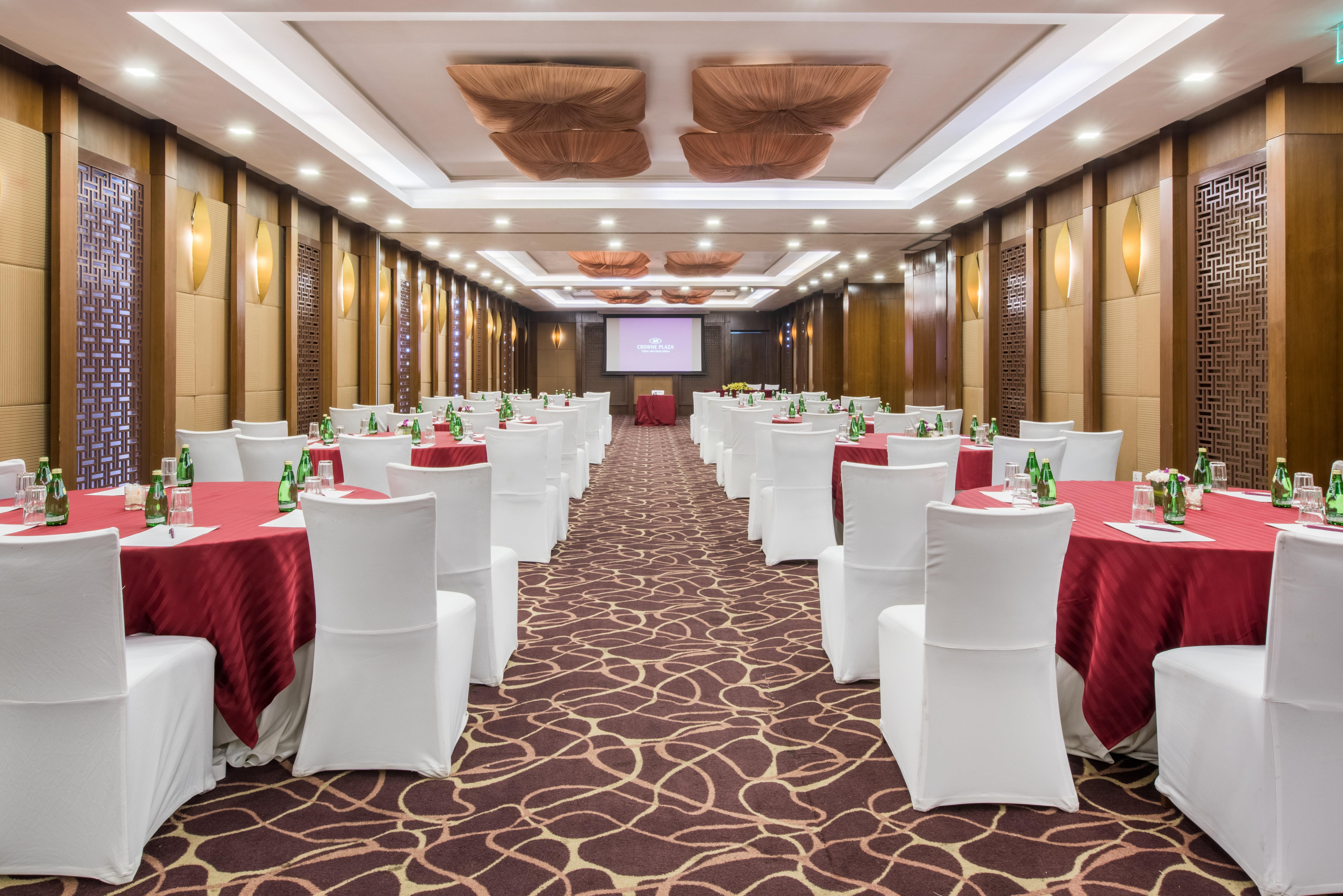 Crowne Plaza New Delhi Okhla By Ihg Hotel Buitenkant foto Meeting room